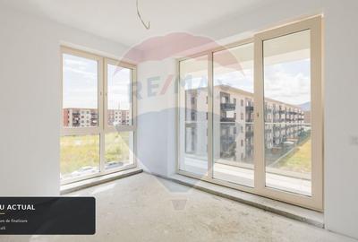 Apartament cu 3 camere decomandat în Tractorul