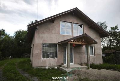 Casă cu 4 camere în Brebu - 2