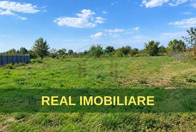 Teren intravilan de 2350 mp, în Scurtești
