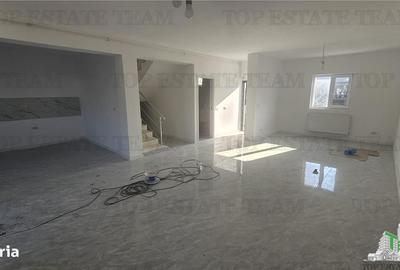 Casă cu 4 camere cu Teren 157 Mp în Central - 1