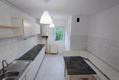 Apartament cu 3 camere decomandat în Baciu