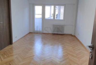 Apartament cu 3 camere decomandat în Dorobanți