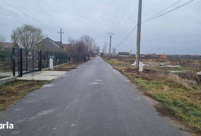Teren de 500 mp, în 1 Decembrie - 10