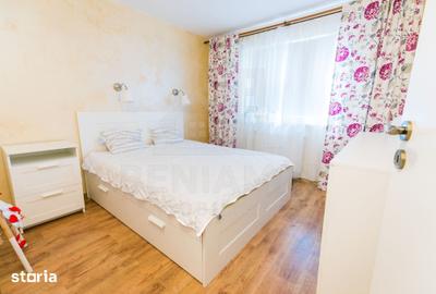 Apartament cu 3 camere în Craiovița Nouă