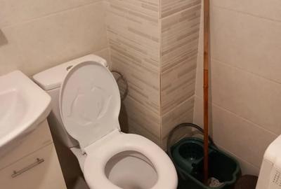 Garsonieră decomandată în Roșu