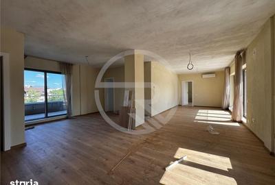 Apartament cu 3 camere semidecomandat în Borhanci