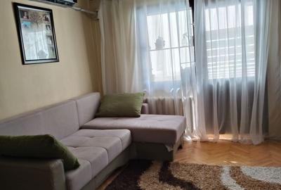 Apartament cu 3 camere semidecomandat, mobilat în Lipovei