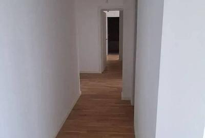 Apartament cu 3 camere decomandat în Străulești