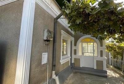 Casă individuală cu 3 camere cu Teren 532 Mp în 23 August - 1