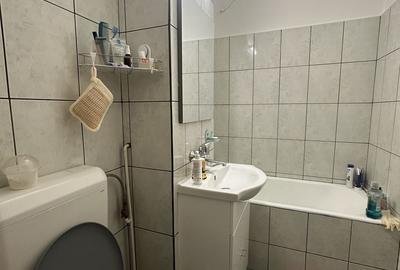 Apartament cu 2 camere decomandat în Republicii