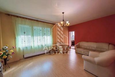 Apartament cu 3 camere decomandat, mobilat în Fabric