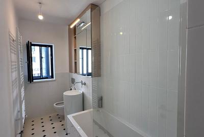 Apartament cu 3 camere în Romană