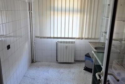 Spațiu comercial, de 51 mp, în Central - 4