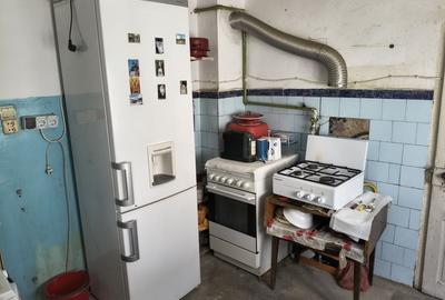 Casă cu 3 camere semidecomandat în Sud