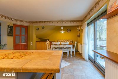 Casă cu 7 camere cu Teren 280 Mp în Central