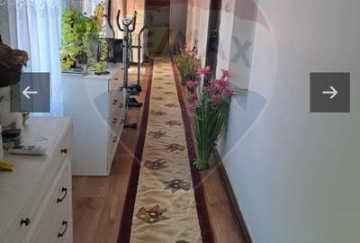 Casă cu 4 camere în Central