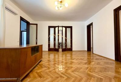 Birou, de 143.61000061035 mp, în Polonă