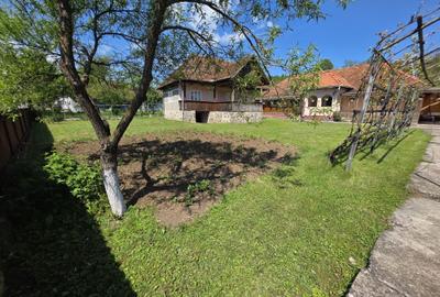Casă cu 4 camere în Luncoiu de Jos - 2