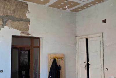 Casă cu 2 camere în Central