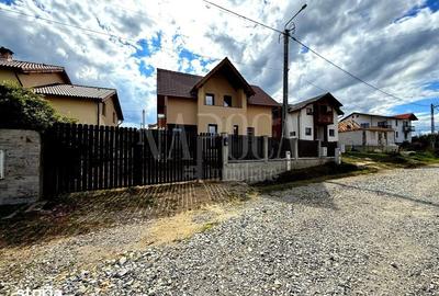 Casă cu 4 camere cu Teren 300 Mp în Apahida