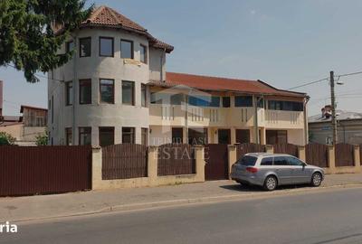 Casă cu 4 camere cu Teren 482 Mp în Central