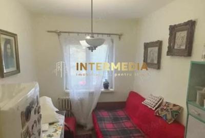 Apartament cu 3 camere nedecomandat, mobilat în Cetate