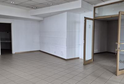 Birou, de 119 mp, în Central