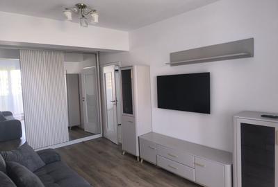 Apartament cu 2 camere decomandat în Runcu