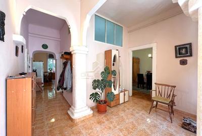 Apartament cu 4 camere decomandat, mobilat în Semicentral - 2