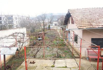Casă individuală cu 4 camere cu Canalizare în Central - 9