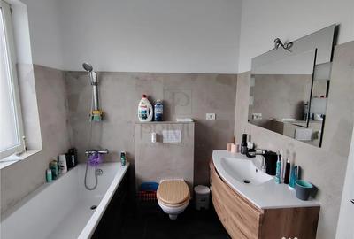 Casă cu 4 camere cu Teren 306 Mp în Moșnița Veche