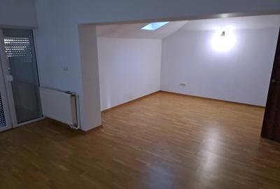 Casă individuală cu 8 camere cu Canalizare în Băneasa - 7