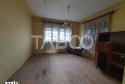 Casă cu 4 camere cu Teren 140 Mp în Central