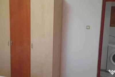 Apartament cu 2 camere decomandat în Micro 20