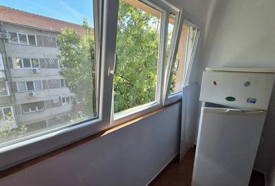 Apartament cu 2 camere semidecomandat în Complex Studențesc