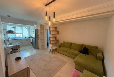 Apartament cu 3 camere semidecomandat în Central
