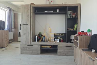 Apartament cu 2 camere nedecomandat, mobilat în Orizont