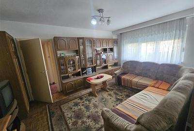Apartament cu 2 camere semidecomandat în Micro I - 23
