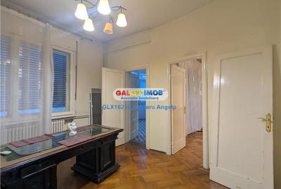 Apartament cu 7 camere decomandat în Unirii