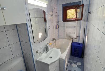 Apartament cu 3 camere semidecomandat în Cetății