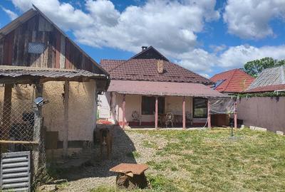 Casă cu Teren 750 Mp în Central - 2