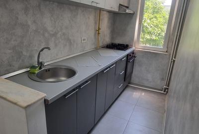 Apartament cu 3 camere semidecomandat în Sat Vacanță - 1