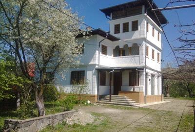 Casă cu 6 camere în Vălenii de Munte - 10