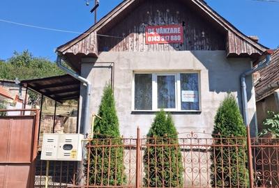 Casă cu 2 camere în Central
