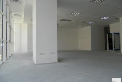 Spațiu comercial, de 2,000 mp, în Centrul Civic - 1