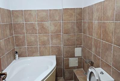 Apartament cu 3 camere decomandat în Pajura - 2