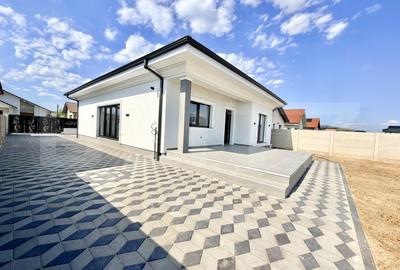 Casă individuală cu 4 camere cu Teren 424 Mp în Micești