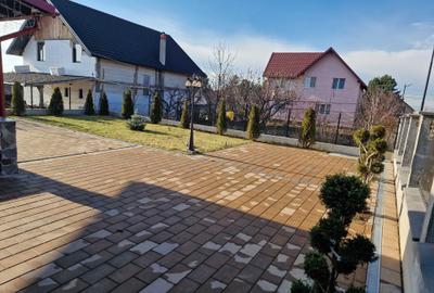 Casă cu 3 camere în Central - 1