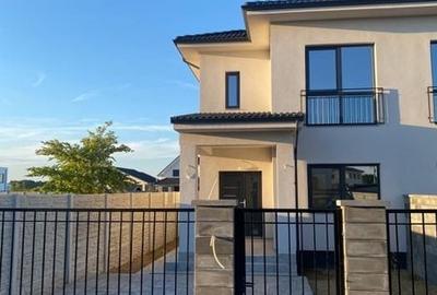 Casă cu 4 camere cu Teren 111 Mp în Moșnița Nouă