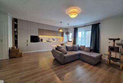 Apartament cu 2 camere semidecomandat, mobilat în Florești